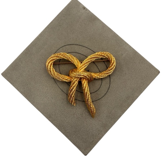 Vintage Christian Dior Gold Bow Brooch w/ Original Box - Picture 6 of 14